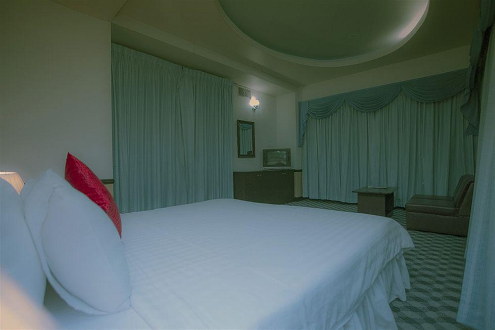 Hotel 71 Дака Екстериор снимка