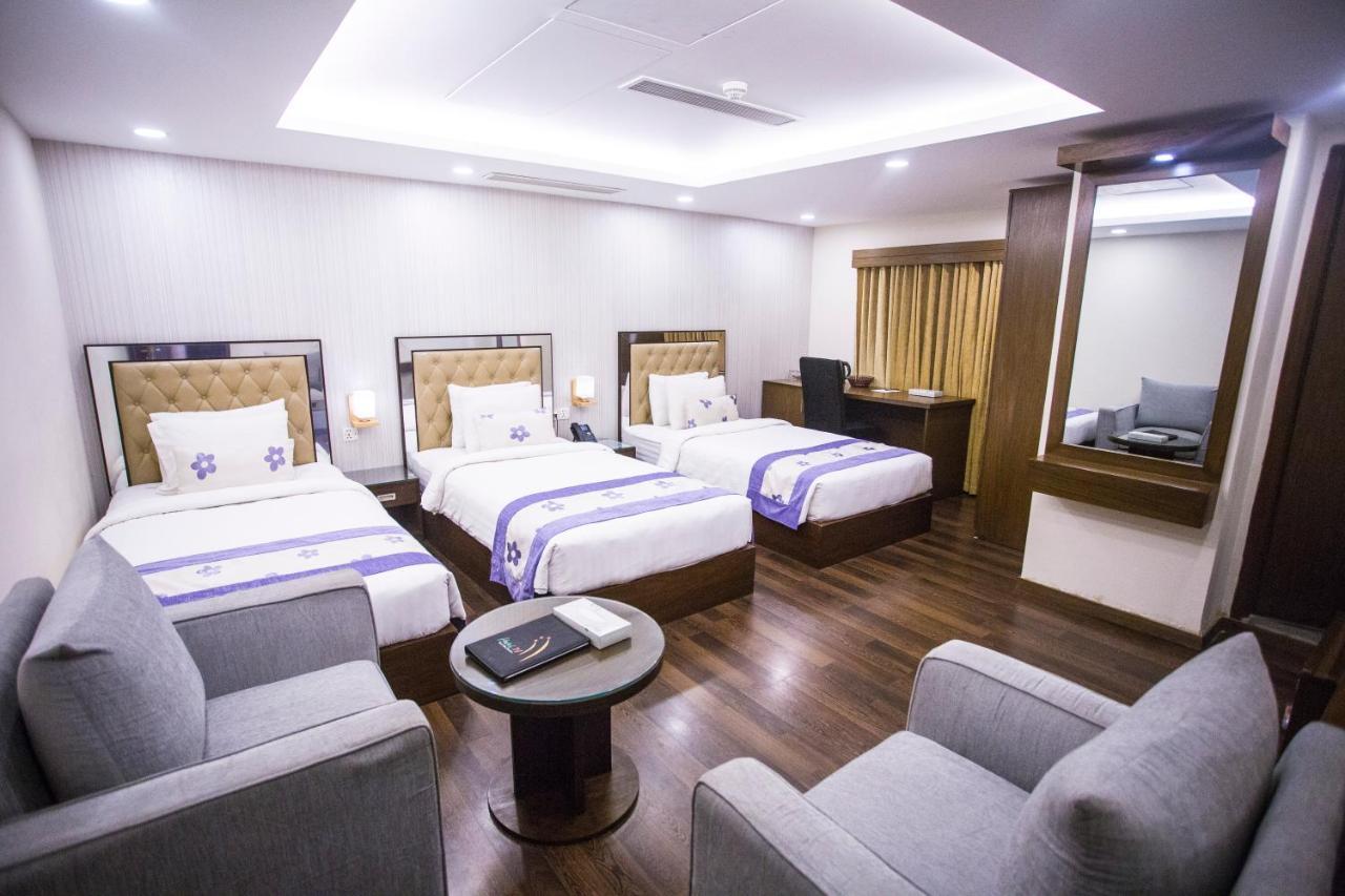 Hotel 71 Дака Екстериор снимка