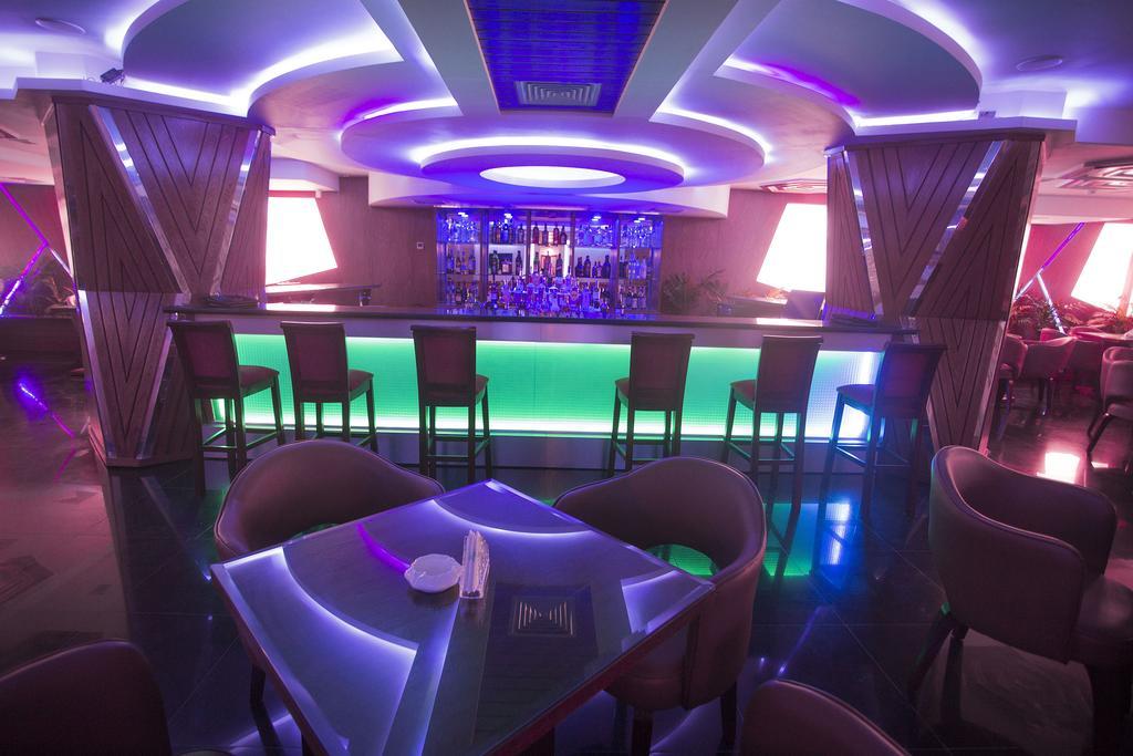 Hotel 71 Дака Екстериор снимка