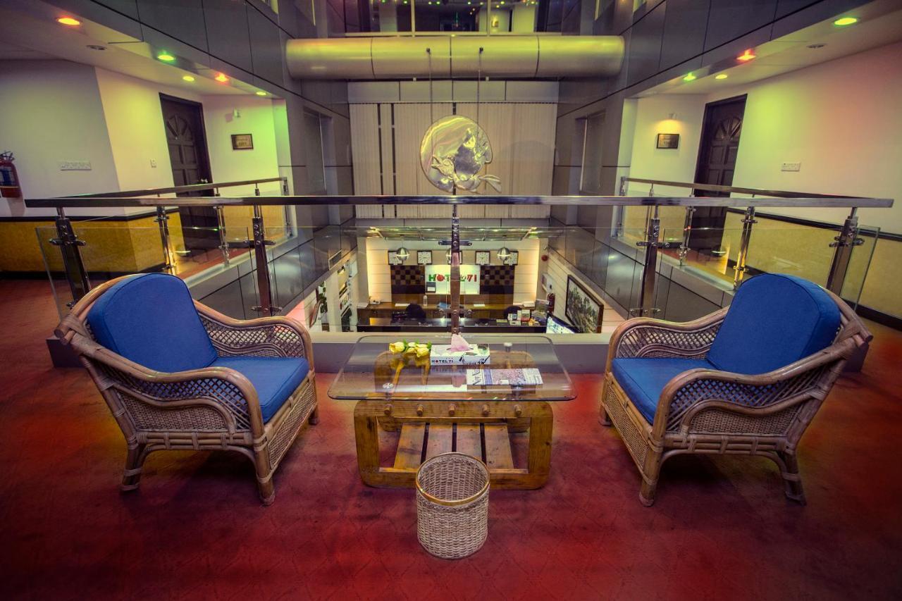 Hotel 71 Дака Екстериор снимка